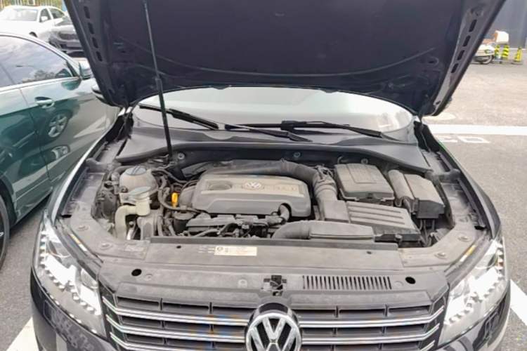 Used Volkswagen Passat 2014 1.8TSI DSG Prestige Edition Engine Bay