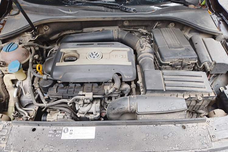 Used Volkswagen Passat 2014 1.8TSI DSG Prestige Edition Engine Bay