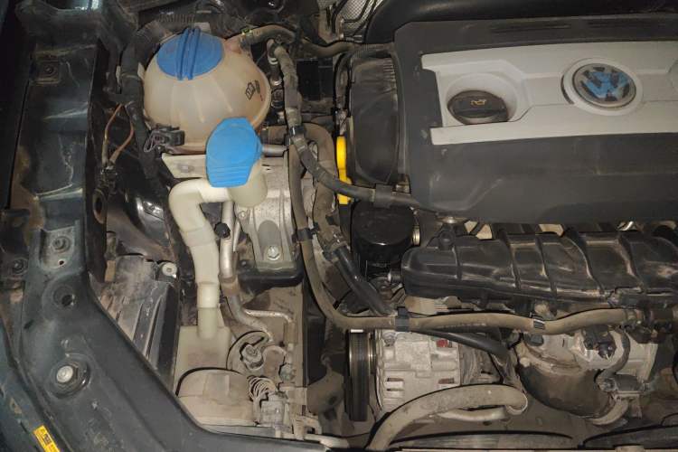 Used Volkswagen Passat 2014 1.8TSI DSG Prestige Navigation Edition Engine Bay Right
