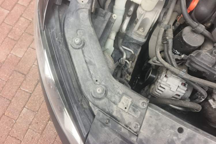 Used Volkswagen Passat 2014 1.8TSI DSG Prestige Edition Engine Bay Right