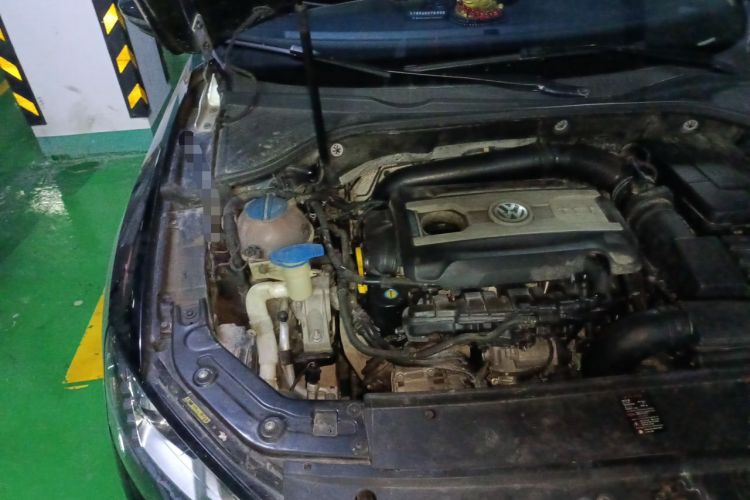Used Volkswagen Passat 2014 1.8TSI DSG Prestige Edition Engine Bay Right