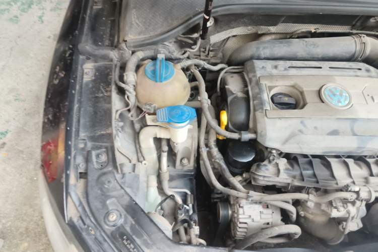 Used Volkswagen Passat 2014 1.8TSI DSG Prestige Edition Engine Bay Right