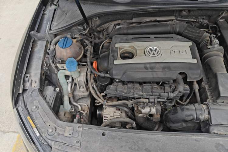 Used Volkswagen Passat 2014 1.8TSI DSG Prestige Edition Engine Bay Right