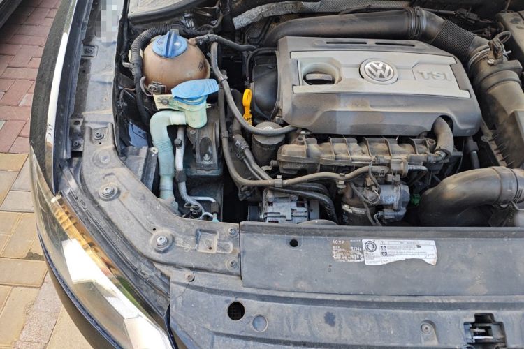 Used Volkswagen Passat 2014 1.8TSI DSG Prestige Edition Engine Bay Right