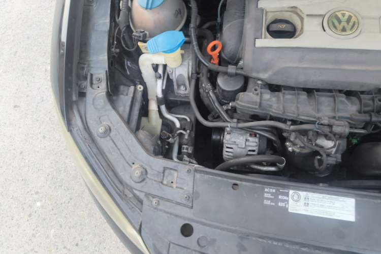 Used Volkswagen Passat 2014 1.8TSI DSG Prestige Edition Engine Bay Right