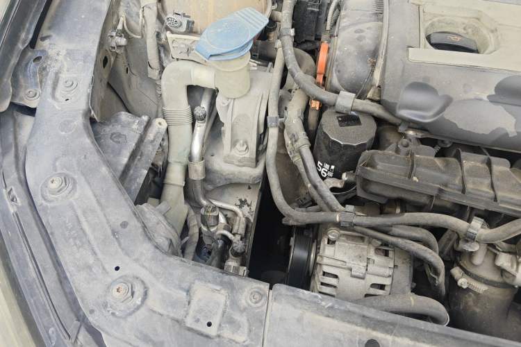 Used Volkswagen Passat 2014 1.8TSI DSG Prestige Edition Engine Bay Right