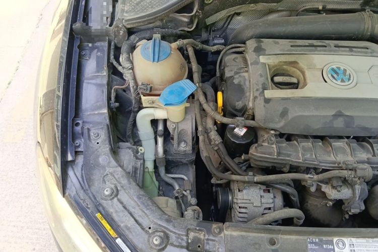 Used Volkswagen Passat 2014 1.8TSI DSG Prestige Edition Engine Bay Right