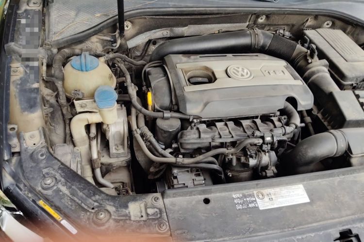 Used Volkswagen Passat 2014 1.8TSI DSG Prestige Edition Engine Bay Right