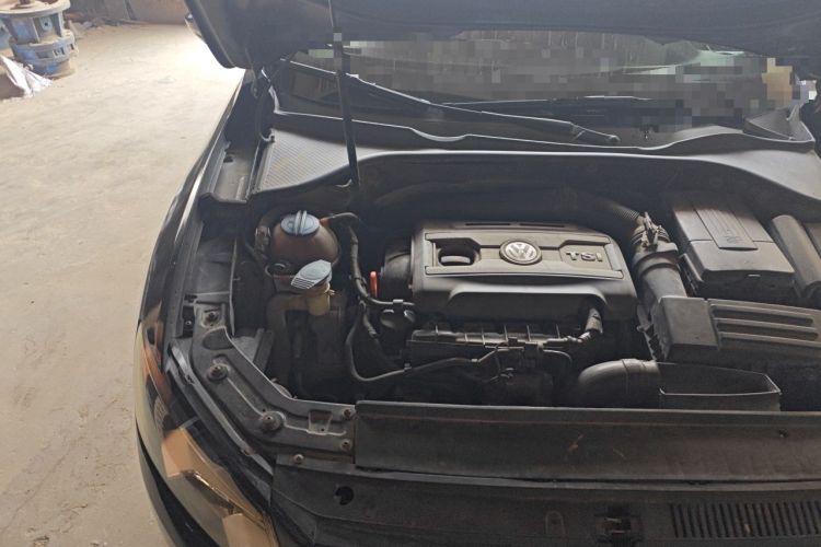 Used Volkswagen Passat 2014 1.8TSI Automatic Prestige Edition Engine Bay Right