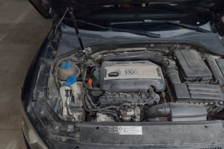 Used Volkswagen Passat 2014 1.8TSI DSG Prestige Edition Engine Bay Right