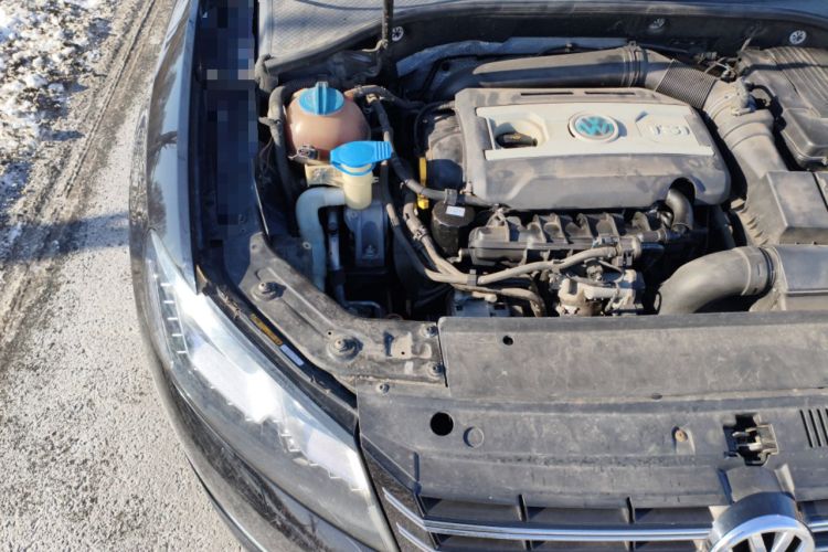 Used Volkswagen Passat 2014 1.8TSI DSG 30th Anniversary Edition Engine Bay Right