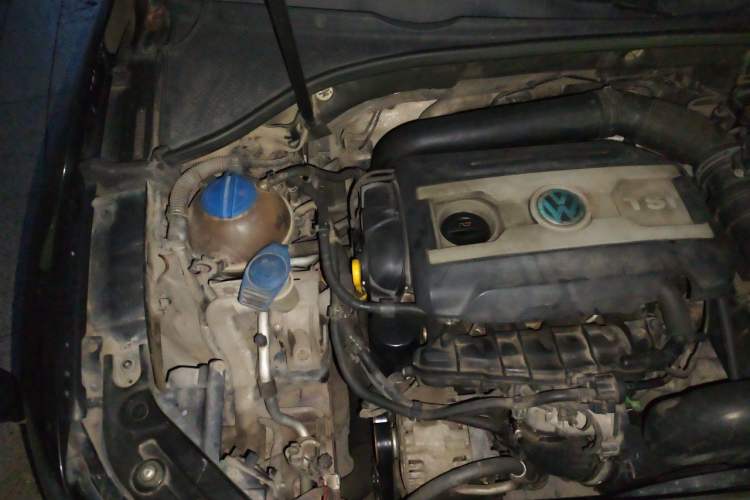 Used Volkswagen Passat 2014 1.8TSI DSG Prestige Navigation Edition Engine Bay Right