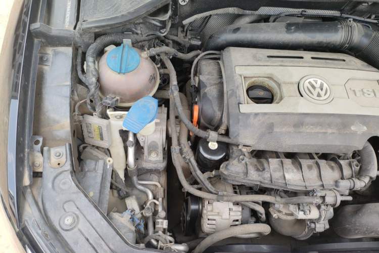 Used Volkswagen Passat 2014 1.8TSI DSG Prestige Edition Engine Bay Right