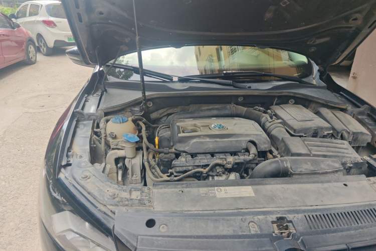 Used Volkswagen Passat 2014 1.8TSI DSG Prestige Navigation Edition Engine Bay Right