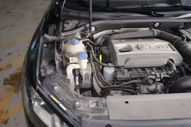 Used Volkswagen Passat 2014 1.8TSI DSG Prestige Edition Engine Bay Right