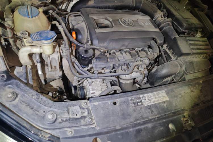 Used Volkswagen Passat 2014 1.8TSI DSG Prestige Edition Engine Bay Right