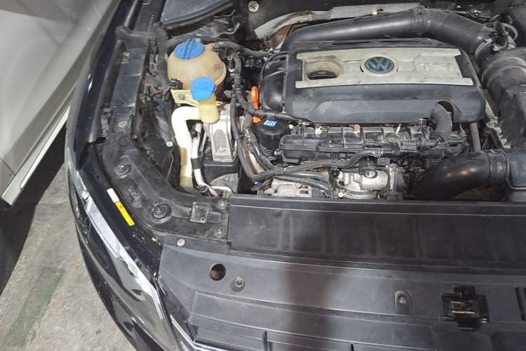 Used Volkswagen Passat 2014 2.0 TSI DSG Prestige Edition Engine Bay Right