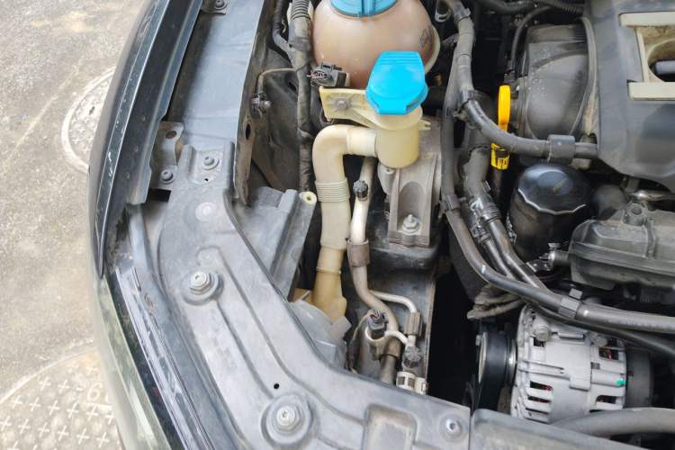 Used Volkswagen Passat 2014 1.8TSI DSG Prestige Edition Engine Bay Right