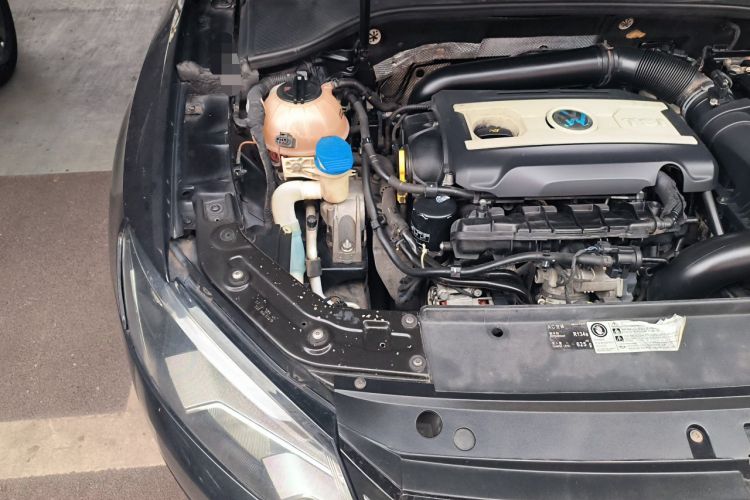 Used Volkswagen Passat 2014 1.8TSI DSG Prestige Edition Engine Bay Right