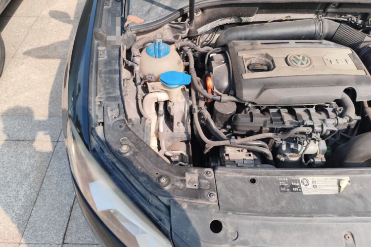 Used Volkswagen Passat 2014 1.8TSI DSG Prestige Edition Engine Bay Right