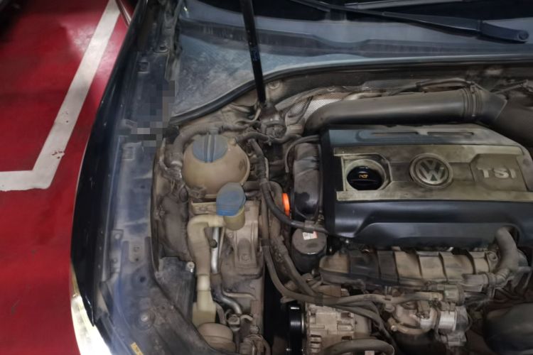 Used Volkswagen Passat 2014 1.8TSI DSG Prestige Navigation Edition Engine Bay Right