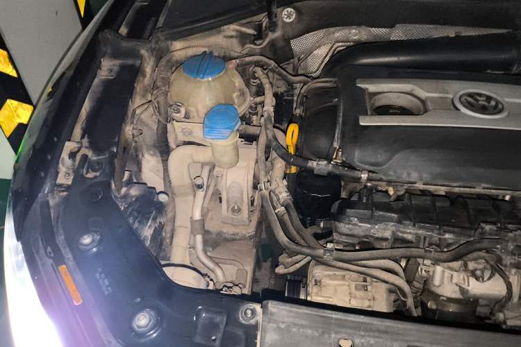 Used Volkswagen Passat 2014 2.0 TSI DSG Ultimate Edition Engine Bay Right