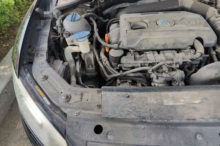 Used Volkswagen Passat 2014 1.8TSI DSG Prestige Edition Engine Bay Right