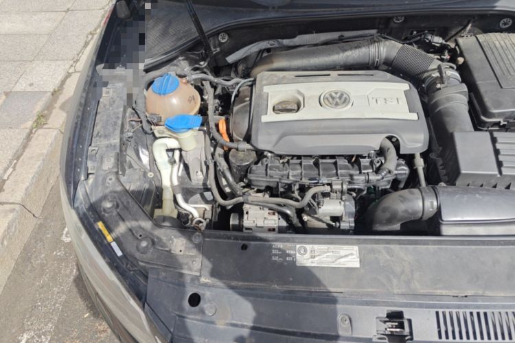 Used Volkswagen Passat 2014 1.8TSI DSG Prestige Edition Engine Bay Right