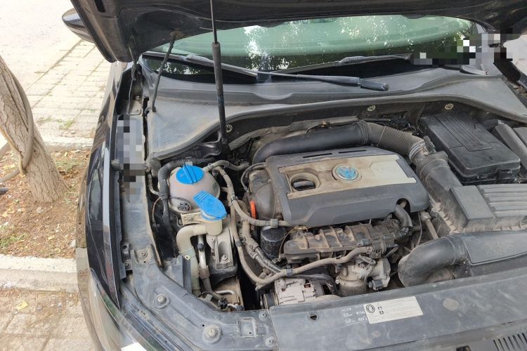 Used Volkswagen Passat 2014 1.8TSI DSG Prestige Edition Engine Bay Right