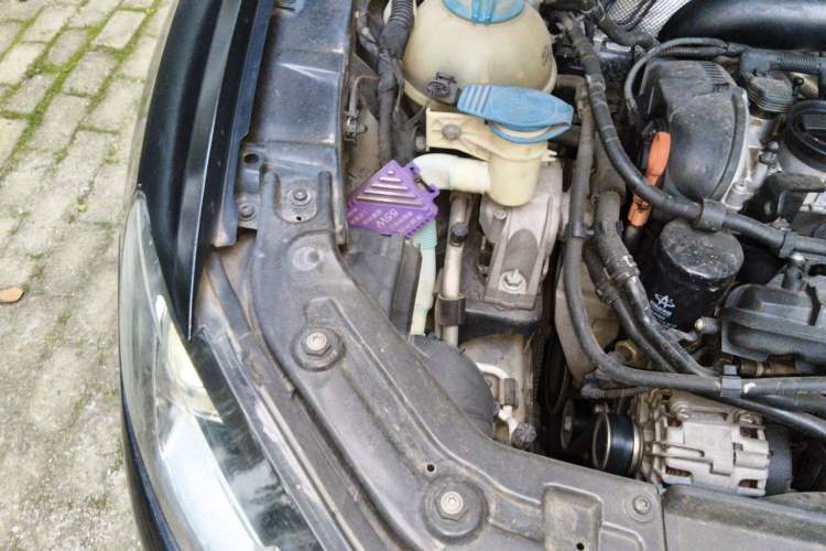 Used Volkswagen Passat 2014 1.8TSI DSG Prestige Edition Engine Bay Right