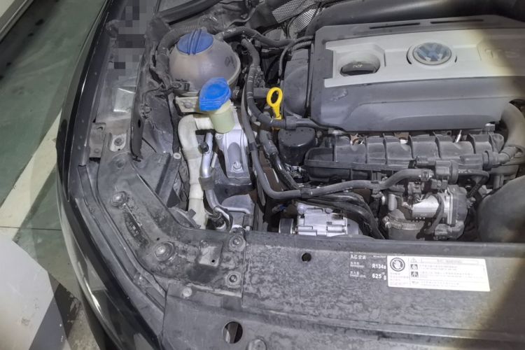 Used Volkswagen Passat 2014 1.8TSI DSG Prestige Edition Engine Bay Right