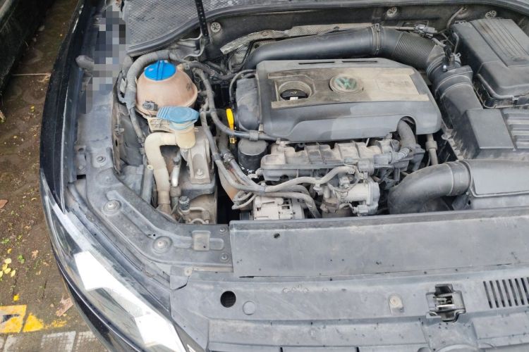 Used Volkswagen Passat 2014 1.8TSI DSG Prestige Edition Engine Bay Right