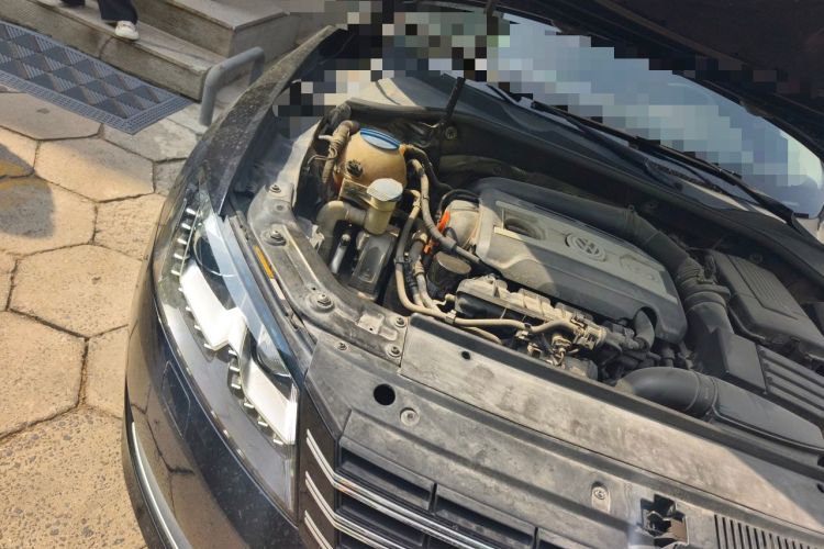 Used Volkswagen Passat 2014 1.8TSI DSG Prestige Edition Engine Bay Right