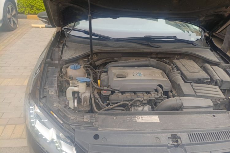 Used Volkswagen Passat 2014 1.8TSI DSG Prestige Edition Engine Bay Right