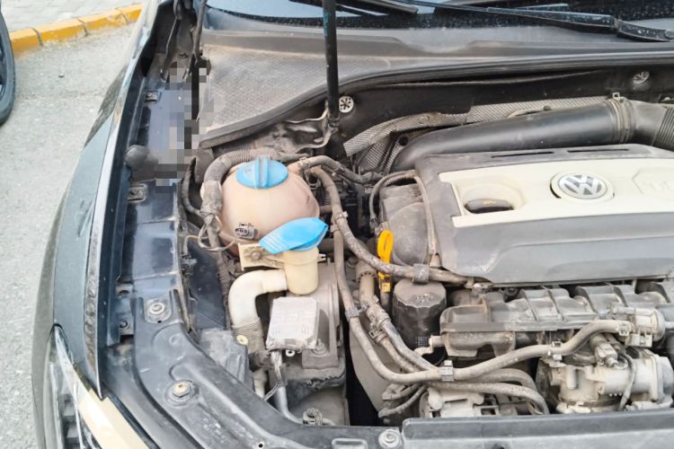 Used Volkswagen Passat 2014 1.8TSI DSG Prestige Edition Engine Bay Right