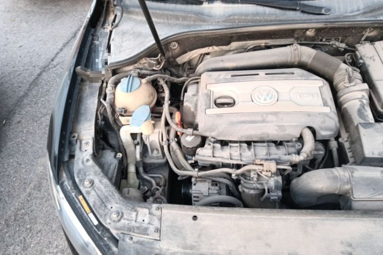 Used Volkswagen Passat 2014 1.8TSI DSG Prestige Navigation Edition Engine Bay Right