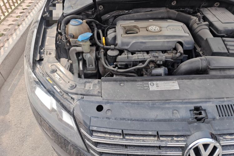Used Volkswagen Passat 2014 1.8TSI DSG Prestige Edition Engine Bay Right