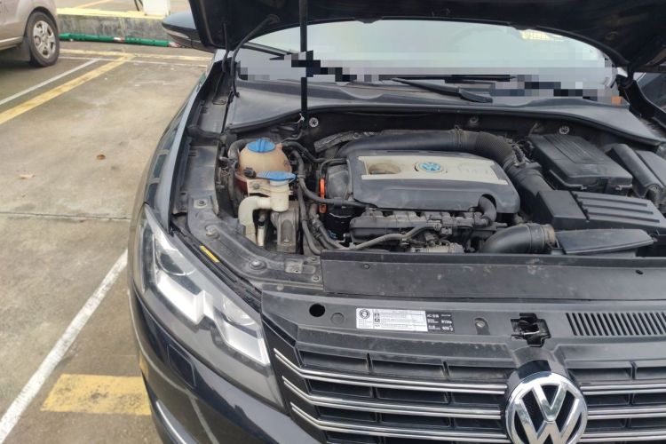 Used Volkswagen Passat 2014 1.8TSI DSG Prestige Edition Engine Bay Right