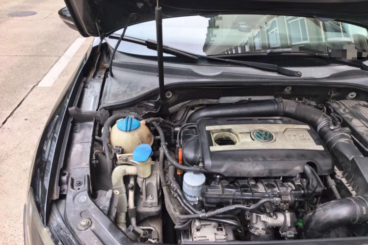 Used Volkswagen Passat 2014 1.8TSI DSG Prestige Edition Engine Bay Right