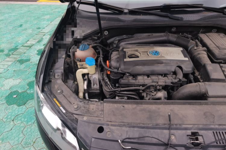 Used Volkswagen Passat 2014 1.8TSI DSG Prestige Edition Engine Bay Right