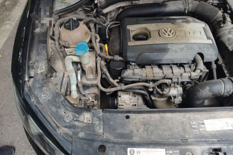 Used Volkswagen Passat 2014 1.8TSI DSG Prestige Navigation Edition Engine Bay Right