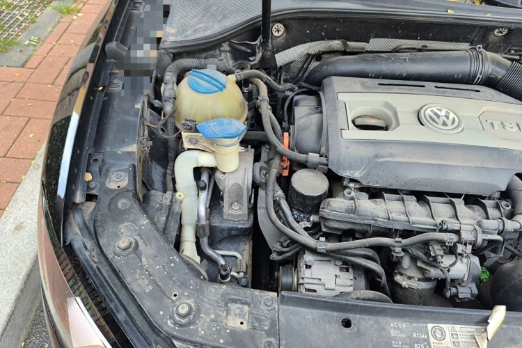 Used Volkswagen Passat 2014 1.8TSI DSG Prestige Edition Engine Bay Right