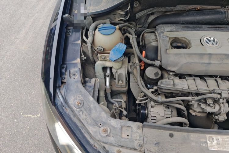 Used Volkswagen Passat 2014 1.8TSI DSG Prestige Edition Engine Bay Right