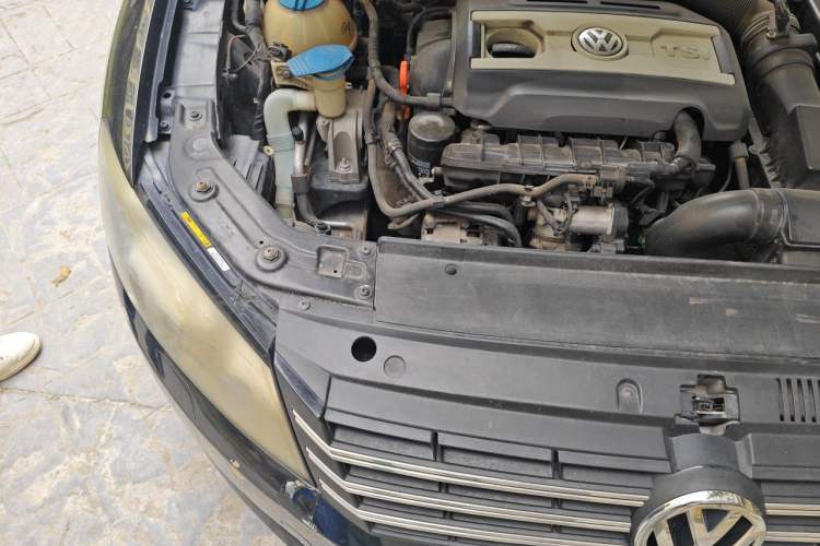 Used Volkswagen Passat 2014 1.8TSI DSG Prestige Edition Engine Bay Right