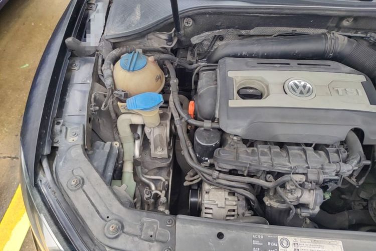 Used Volkswagen Passat 2014 1.8TSI DSG Prestige Edition Engine Bay Right
