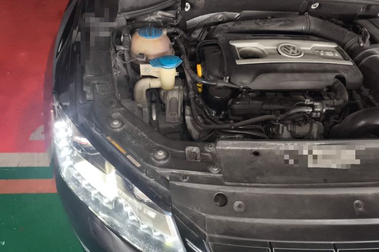 Used Volkswagen Passat 2014 1.8TSI DSG Prestige Edition Engine Bay Right