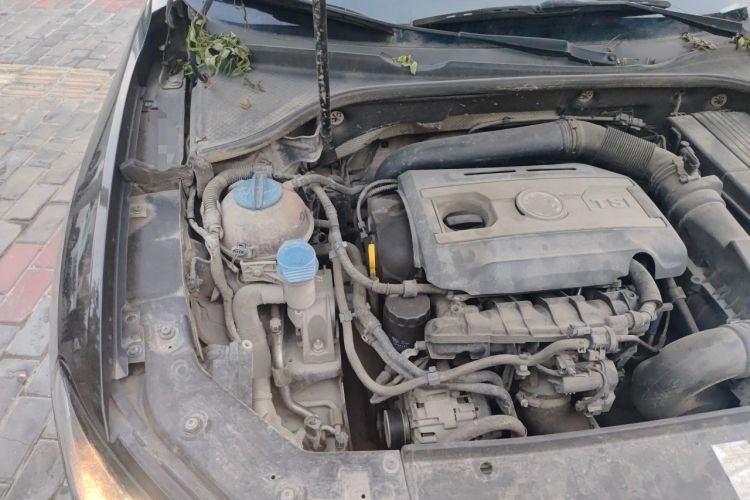 Used Volkswagen Passat 2014 1.8TSI DSG Prestige Edition Engine Bay Right