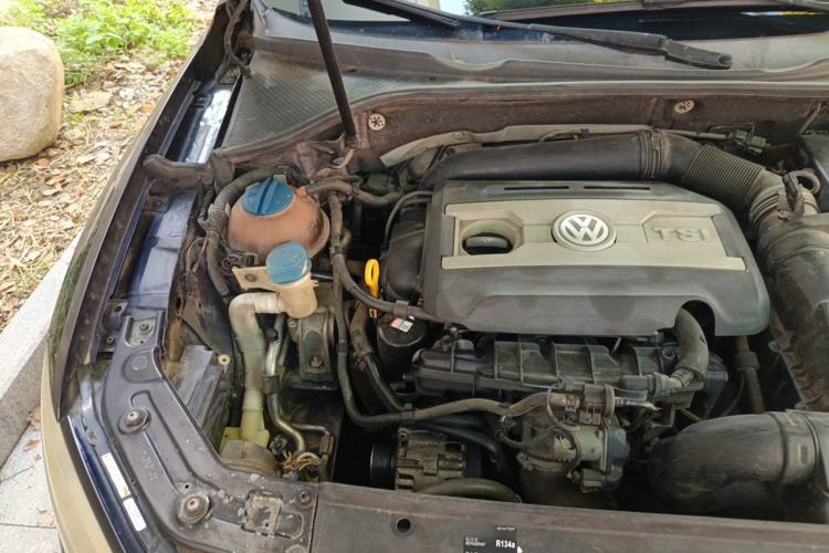 Used Volkswagen Passat 2014 1.8TSI DSG Prestige Edition Engine Bay Right