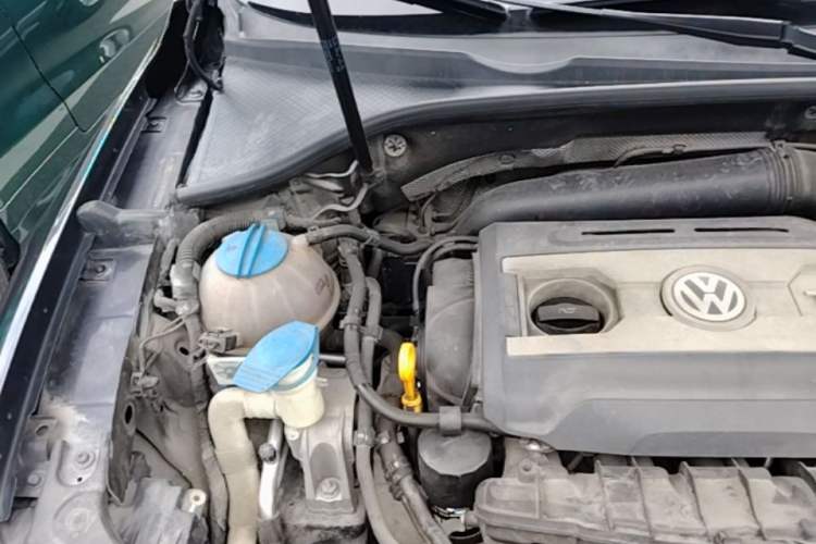 Used Volkswagen Passat 2014 1.8TSI DSG Prestige Edition Engine Bay Right