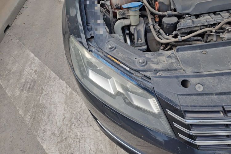 Used Volkswagen Passat 2014 1.8TSI DSG Prestige Edition Engine Bay Right